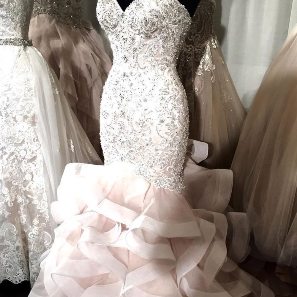 Allure Bridal Dress sz 12 (street size 4-6)